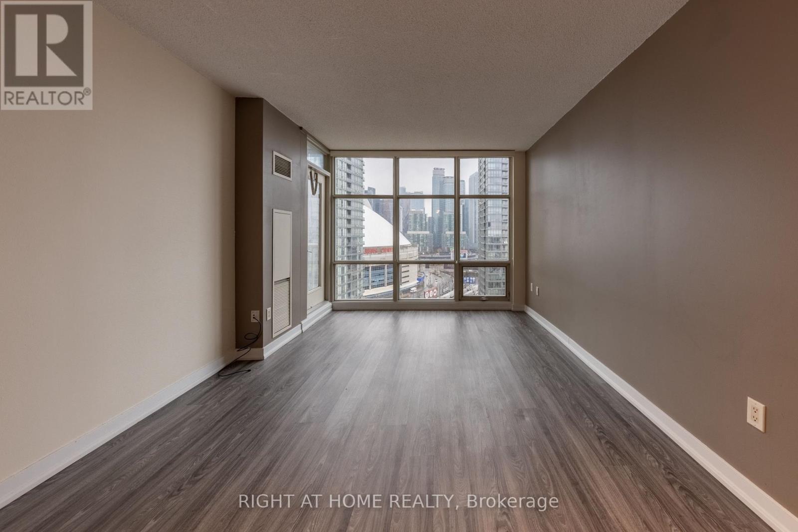 35 - 35 Mariner Terrace, Toronto, Ontario  M5V 3V9 - Photo 2 - C13028282