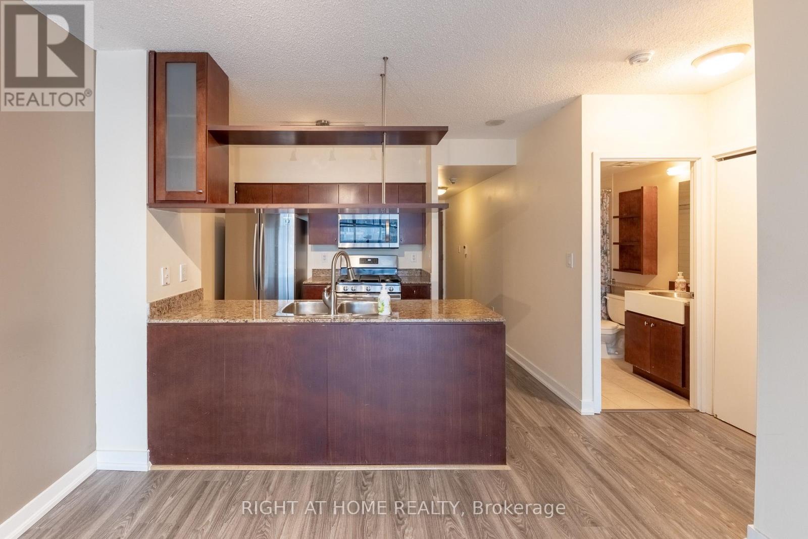 35 - 35 Mariner Terrace, Toronto, Ontario  M5V 3V9 - Photo 5 - C13028282