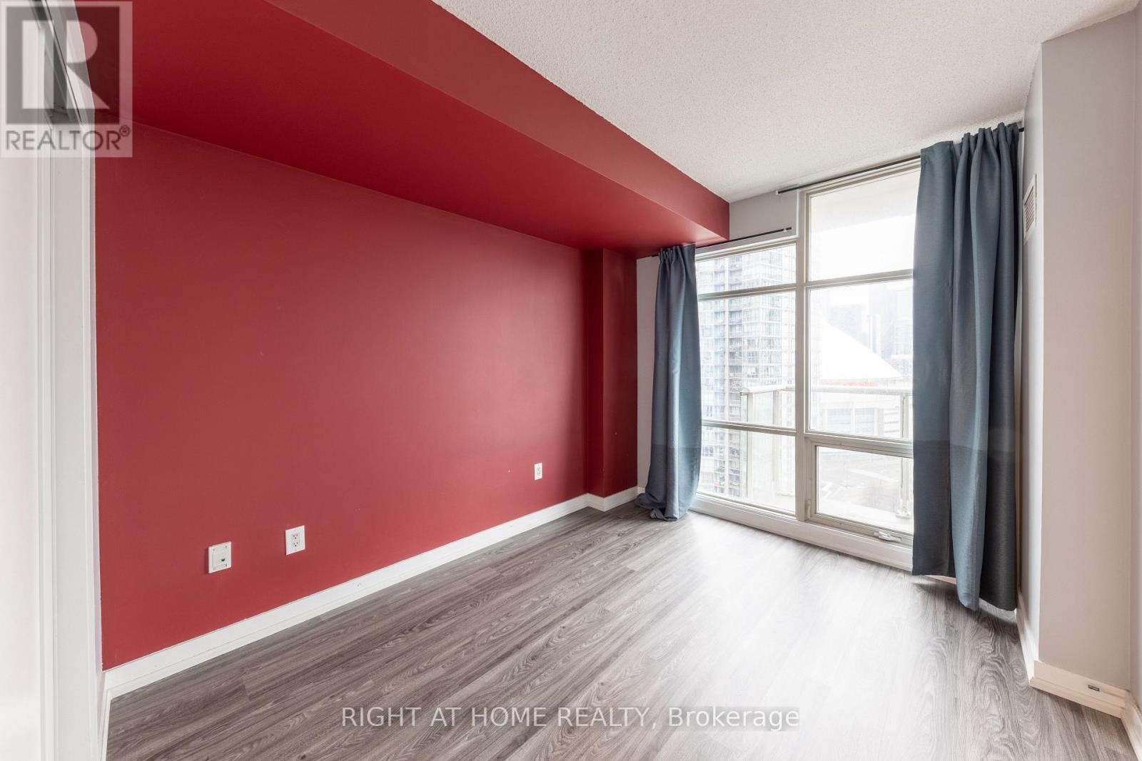 35 - 35 Mariner Terrace, Toronto, Ontario  M5V 3V9 - Photo 8 - C13028282