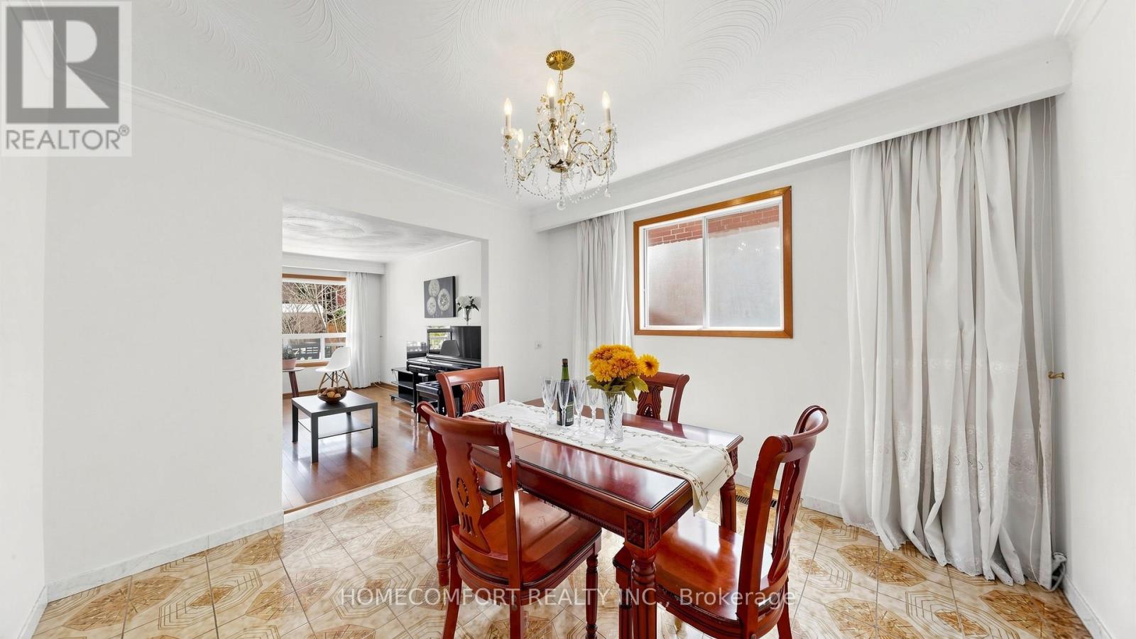 76 Barrington Avenue, Toronto, Ontario  M4C 4Z1 - Photo 11 - E13028244