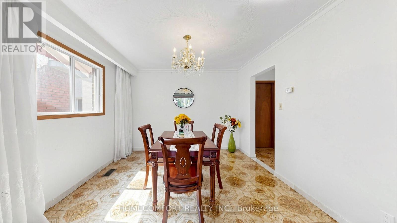 76 Barrington Avenue, Toronto, Ontario  M4C 4Z1 - Photo 12 - E13028244