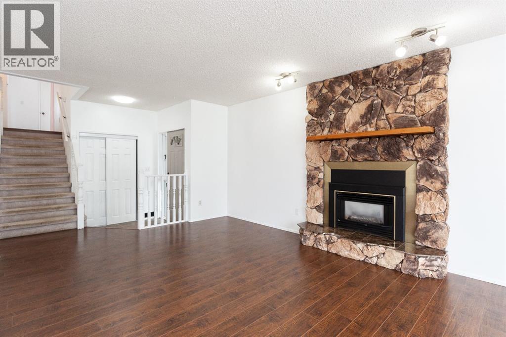 118 Shaw Crescent Se, Medicine Hat, Alberta  T1B 3Y5 - Photo 4 - A2302838