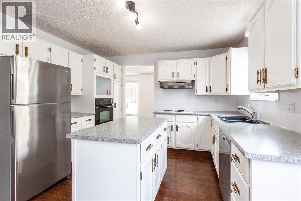 118 Shaw Crescent Se, Medicine Hat, Alberta  T1B 3Y5 - Photo 7 - A2302838