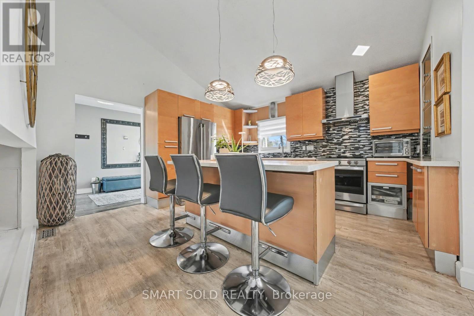 210 Parkview Drive, Innisfil, Ontario  L0L 1K0 - Photo 10 - N13028236