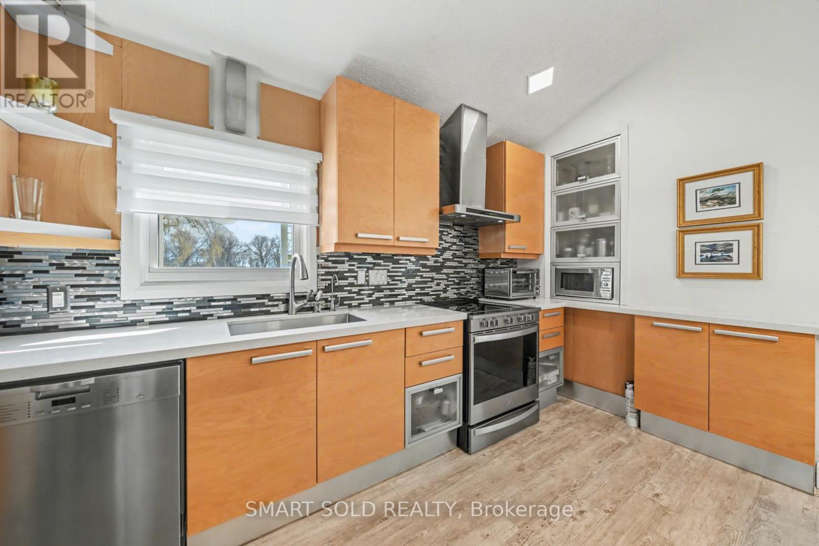 210 Parkview Drive, Innisfil, Ontario  L0L 1K0 - Photo 12 - N13028236