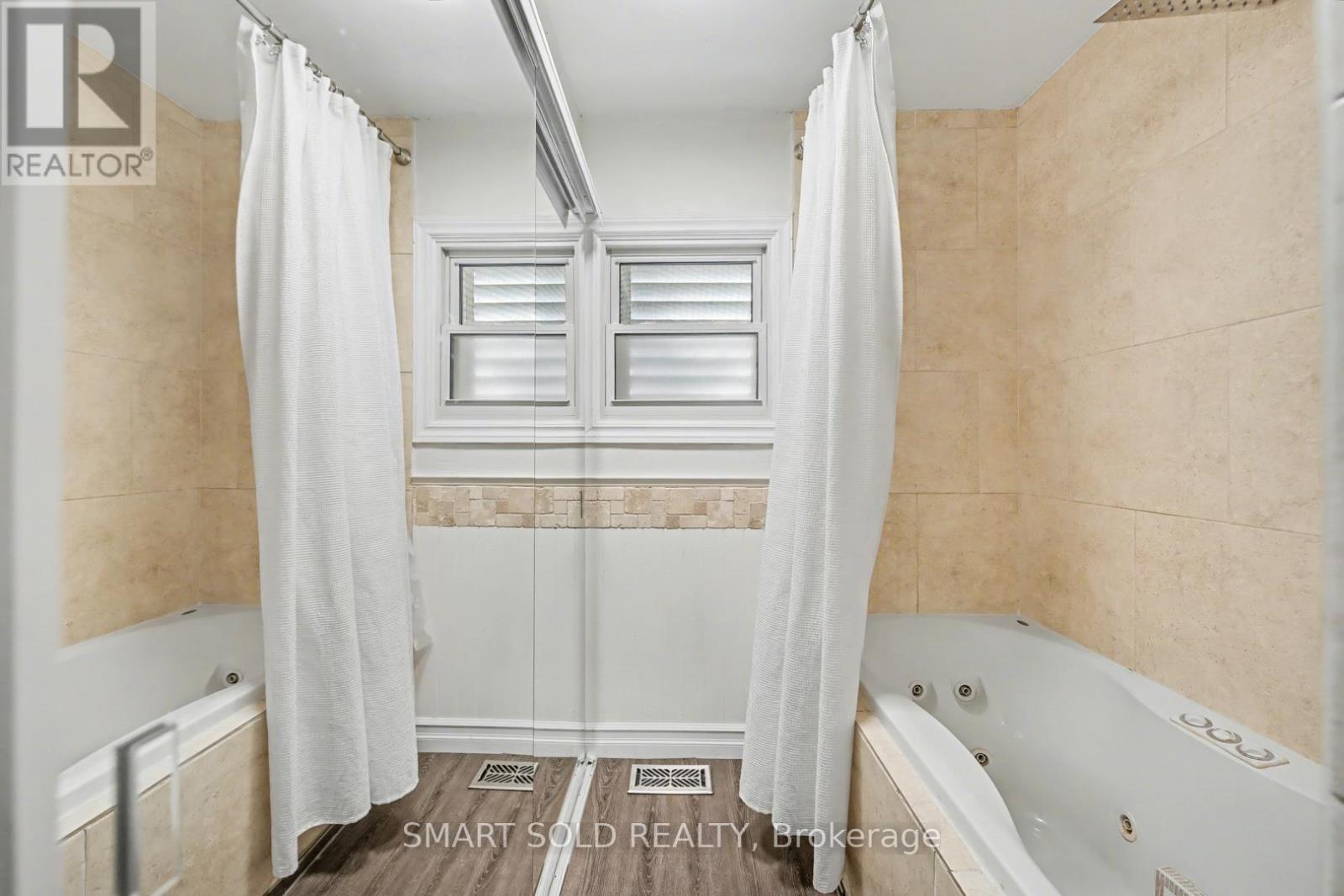 210 Parkview Drive, Innisfil, Ontario  L0L 1K0 - Photo 23 - N13028236