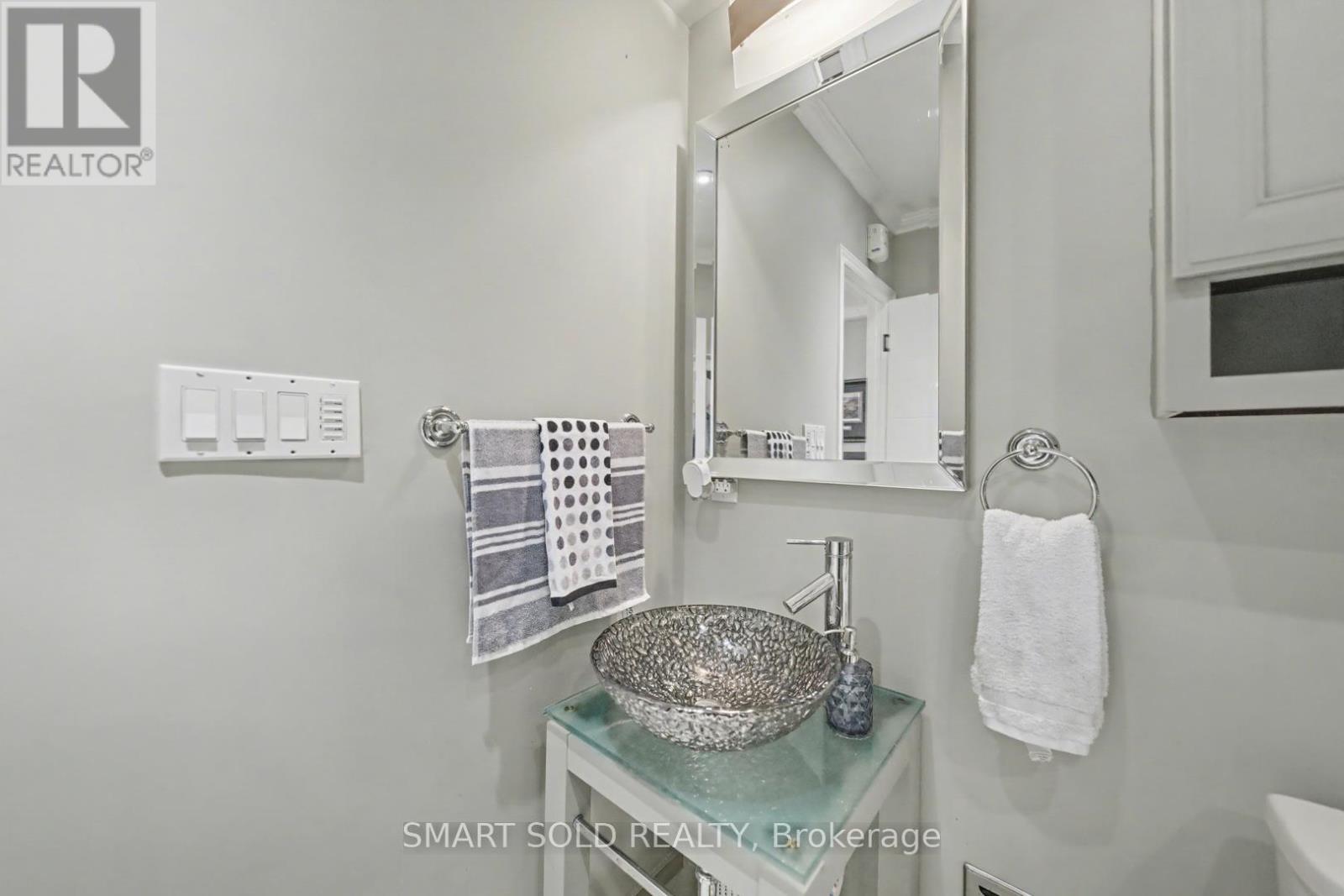 210 Parkview Drive, Innisfil, Ontario  L0L 1K0 - Photo 40 - N13028236