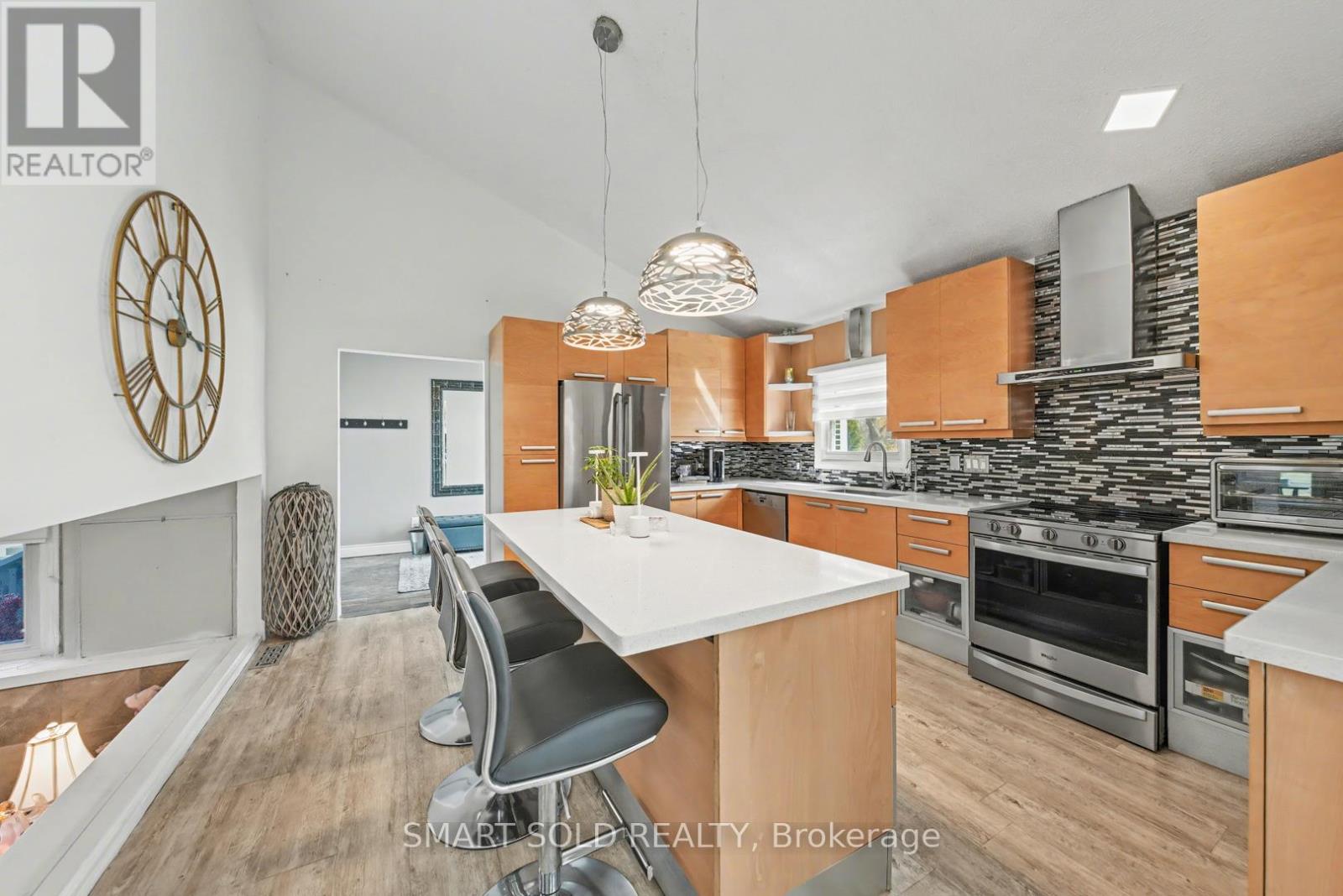 210 Parkview Drive, Innisfil, Ontario  L0L 1K0 - Photo 8 - N13028236