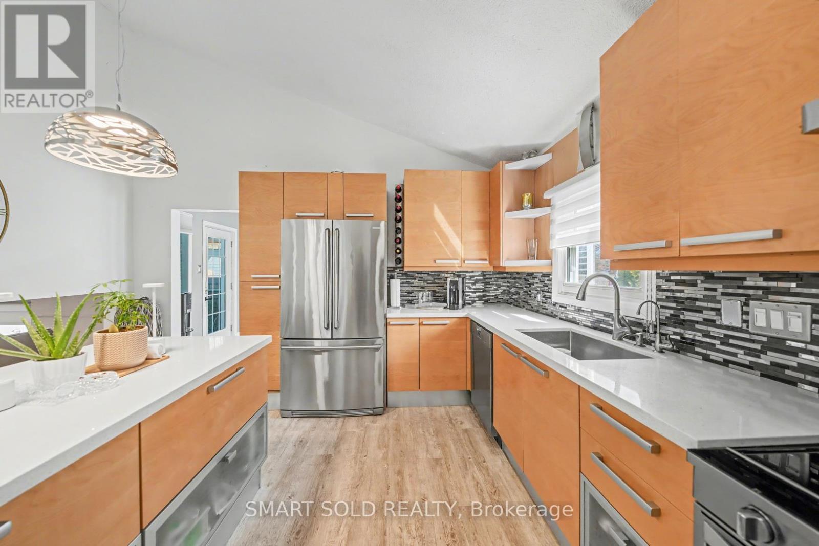 210 Parkview Drive, Innisfil, Ontario  L0L 1K0 - Photo 9 - N13028236