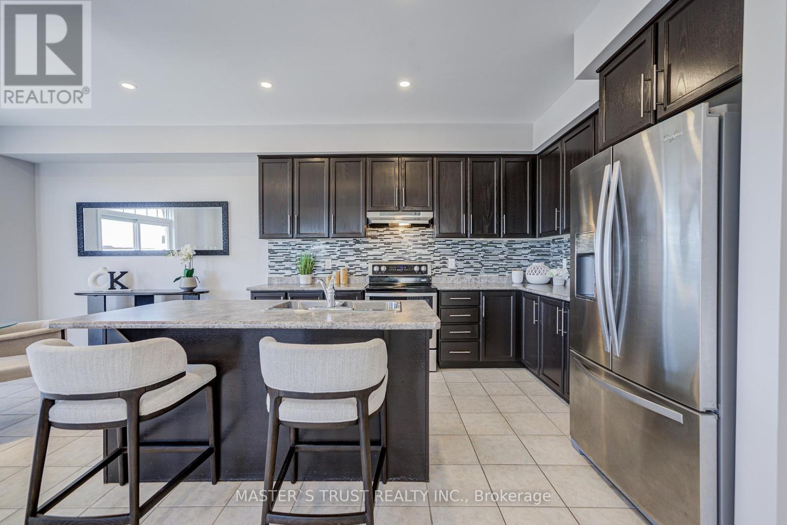 137 Brookview Drive, Bradford West Gwillimbury, Ontario  L3Z 0R9 - Photo 10 - N13028260