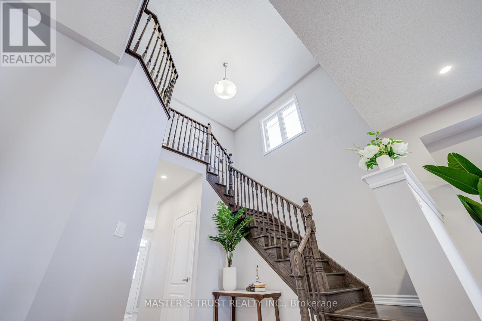 137 Brookview Drive, Bradford West Gwillimbury, Ontario  L3Z 0R9 - Photo 4 - N13028260