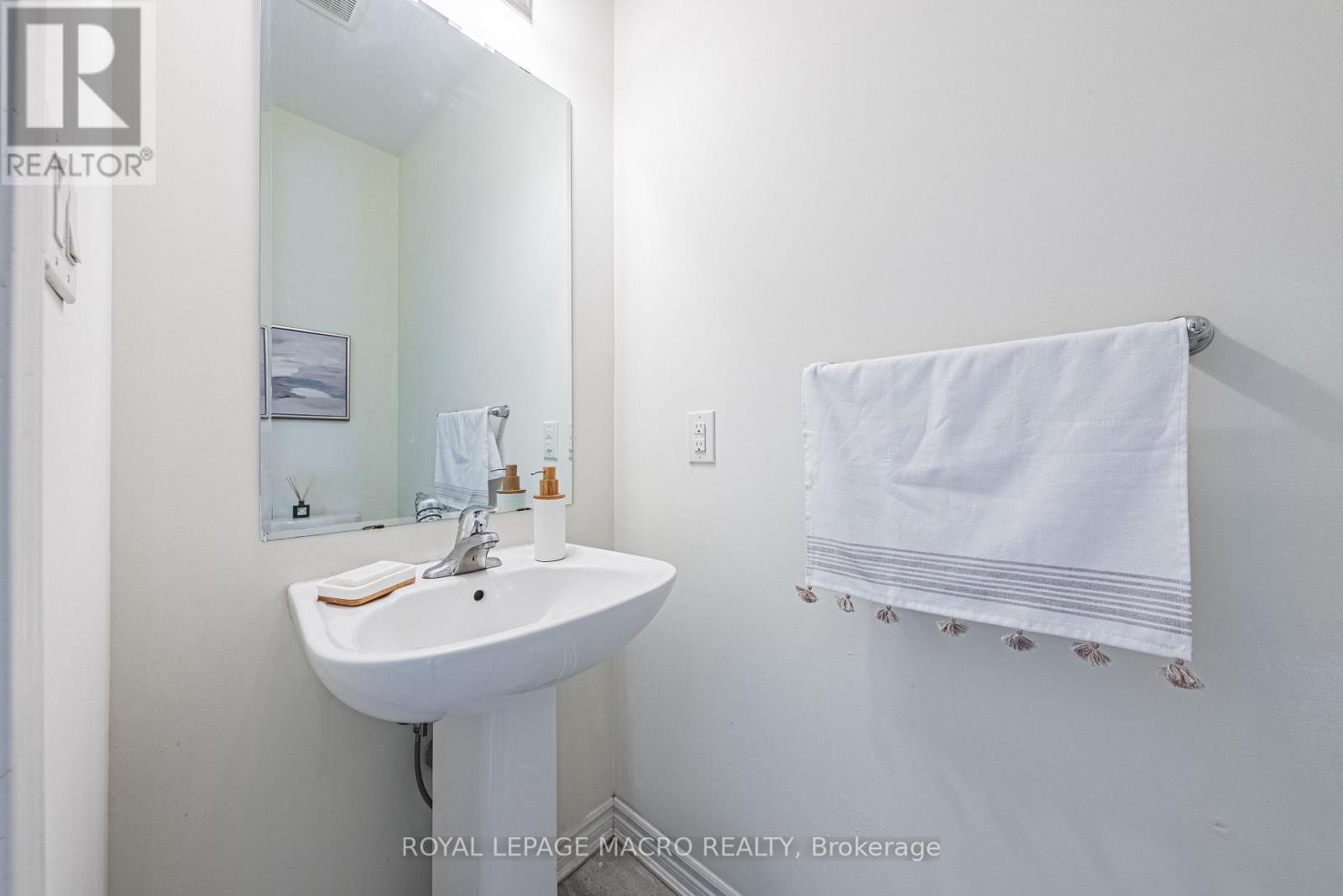 728 Kennedy Circle W, Milton (Cb Cobban), Ontario  L9E 1R9 - Photo 9 - W13028240