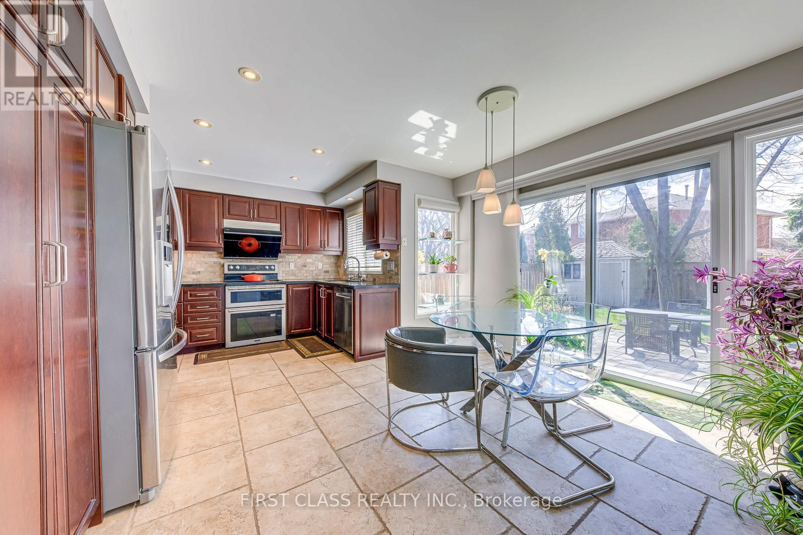 1386 Silversmith Drive, Oakville, Ontario  L6M 2X4 - Photo 17 - W13028250