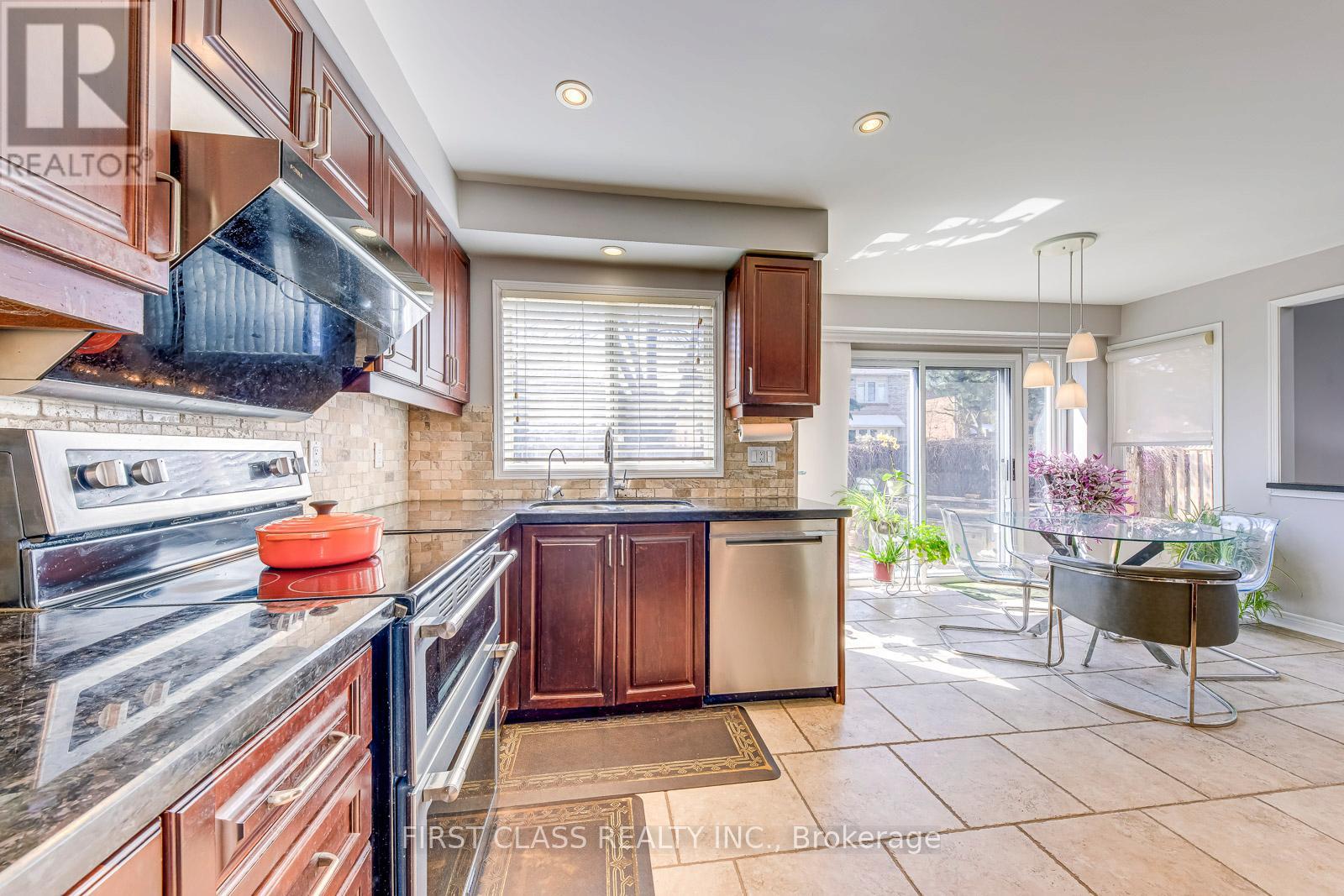 1386 Silversmith Drive, Oakville, Ontario  L6M 2X4 - Photo 20 - W13028250