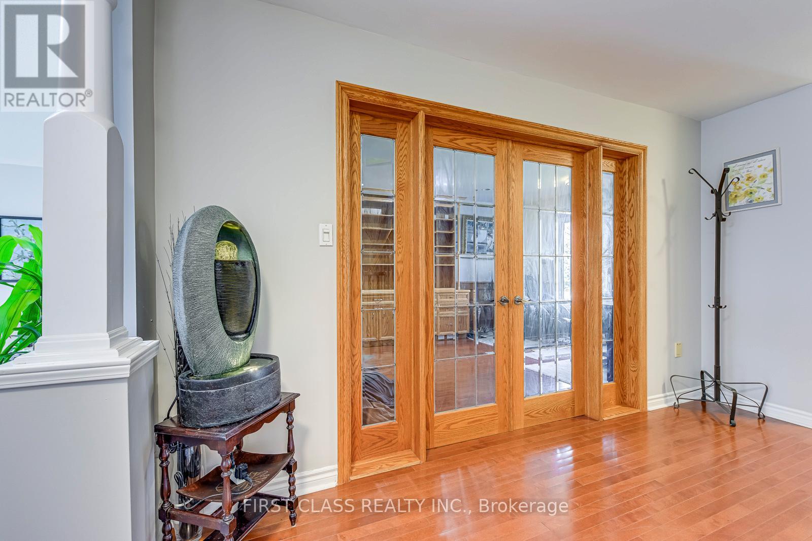 1386 Silversmith Drive, Oakville, Ontario  L6M 2X4 - Photo 6 - W13028250