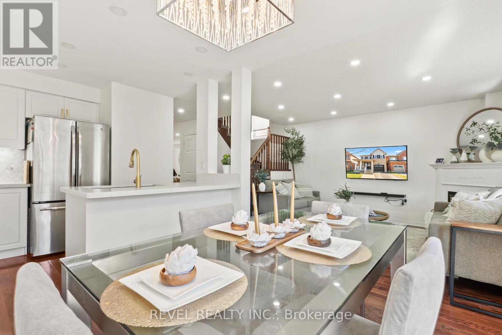 15 Donlevy Crescent, Whitby, Ontario  L1R 0B9 - Photo 14 - E13028226