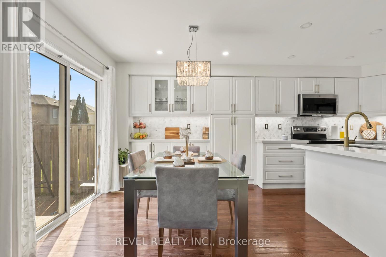 15 Donlevy Crescent, Whitby, Ontario  L1R 0B9 - Photo 13 - E13028226