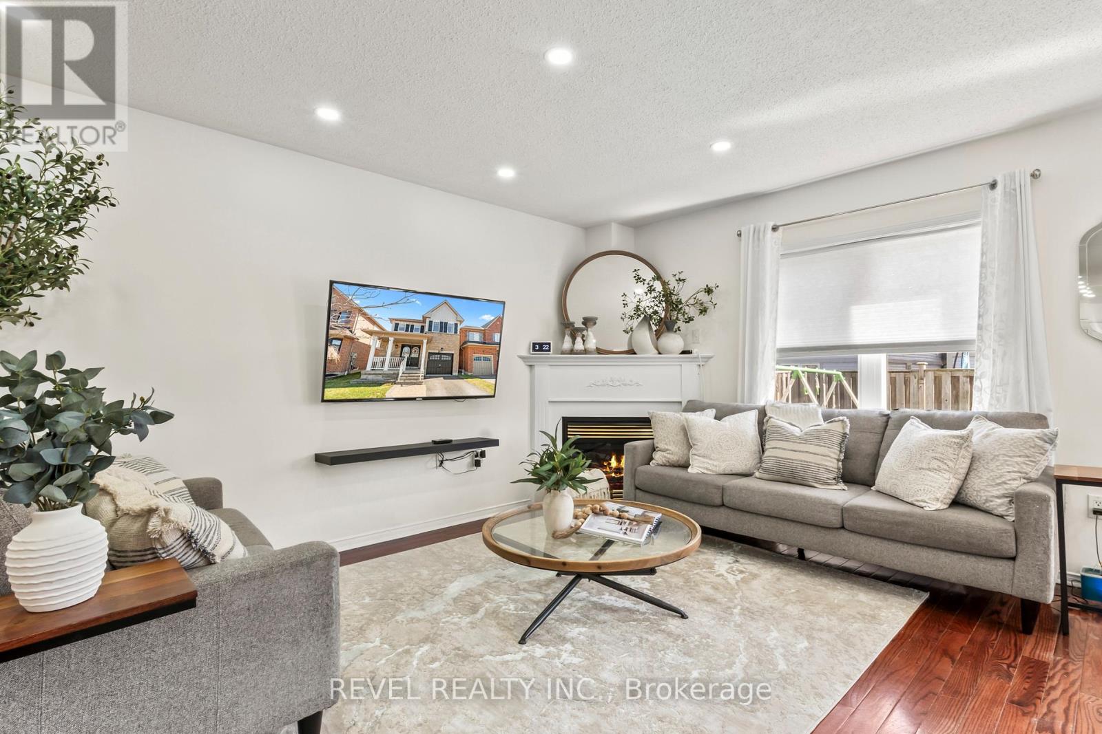 15 Donlevy Crescent, Whitby, Ontario  L1R 0B9 - Photo 9 - E13028226