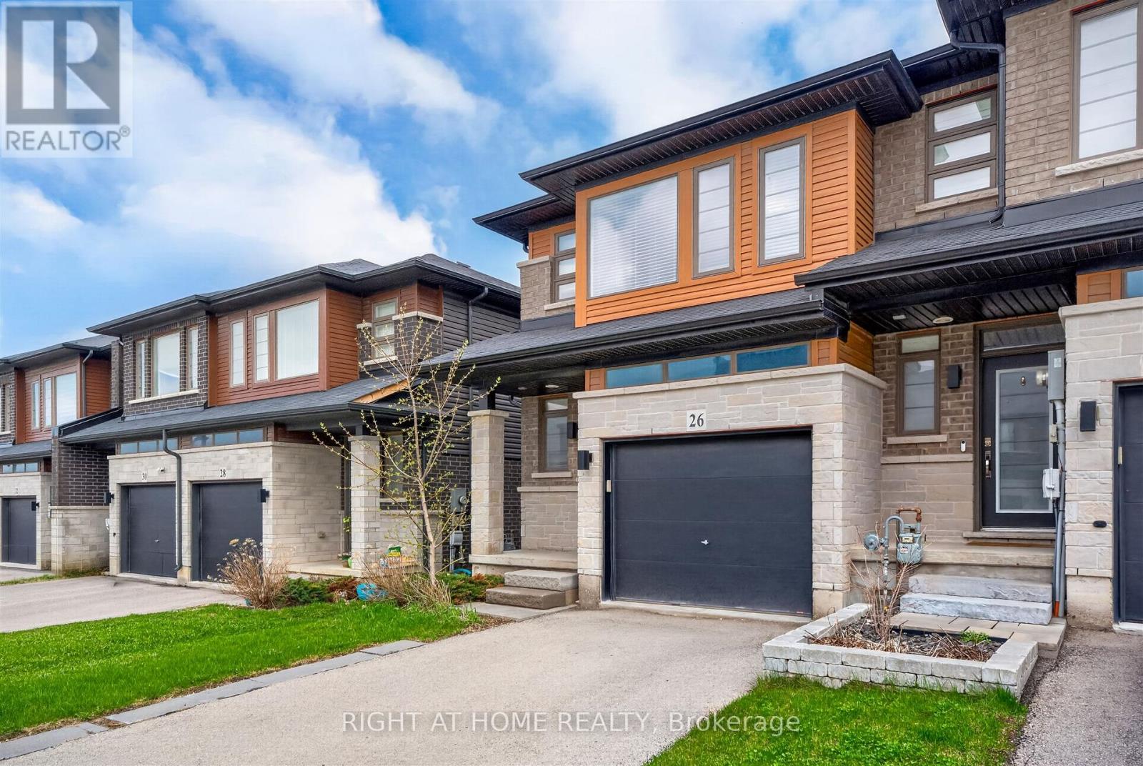 26 Greenwich Avenue, Hamilton, Ontario  L8J 0L5 - Photo 2 - X13028248