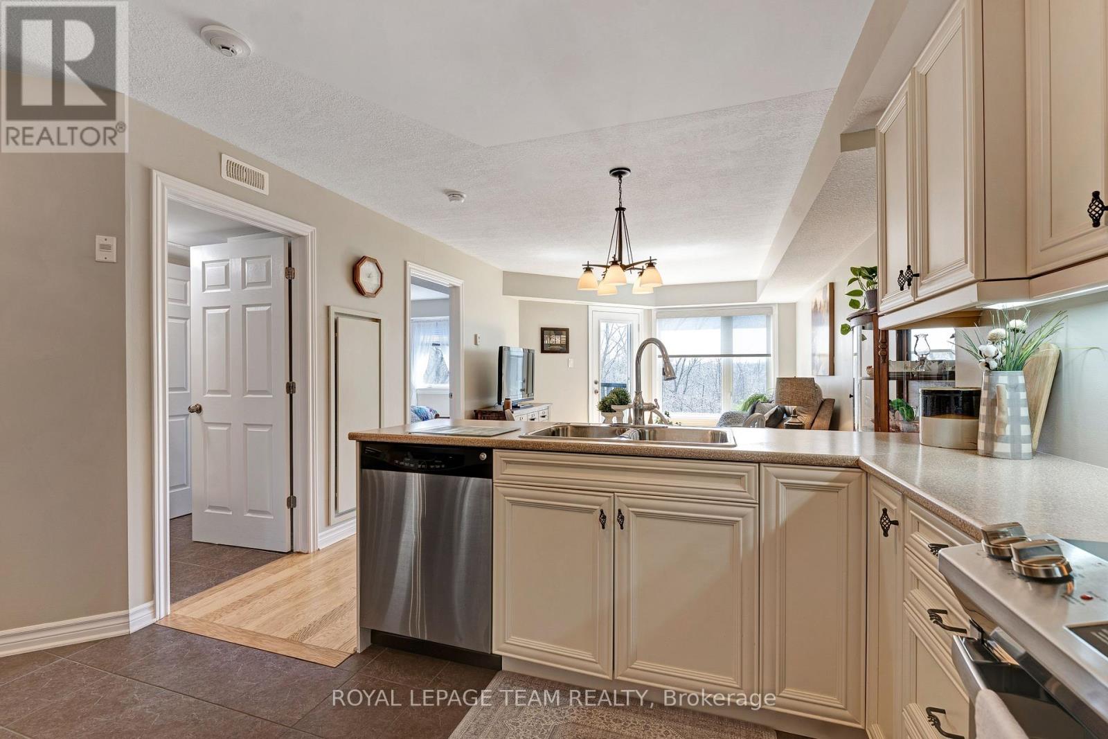 209 - 398 Van Buren Street, North Grenville, Ontario  K0G 1J0 - Photo 15 - X13028180