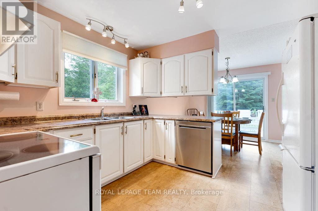 17 Maric Trail, North Grenville, Ontario  K0G 1J0 - Photo 11 - X13028186