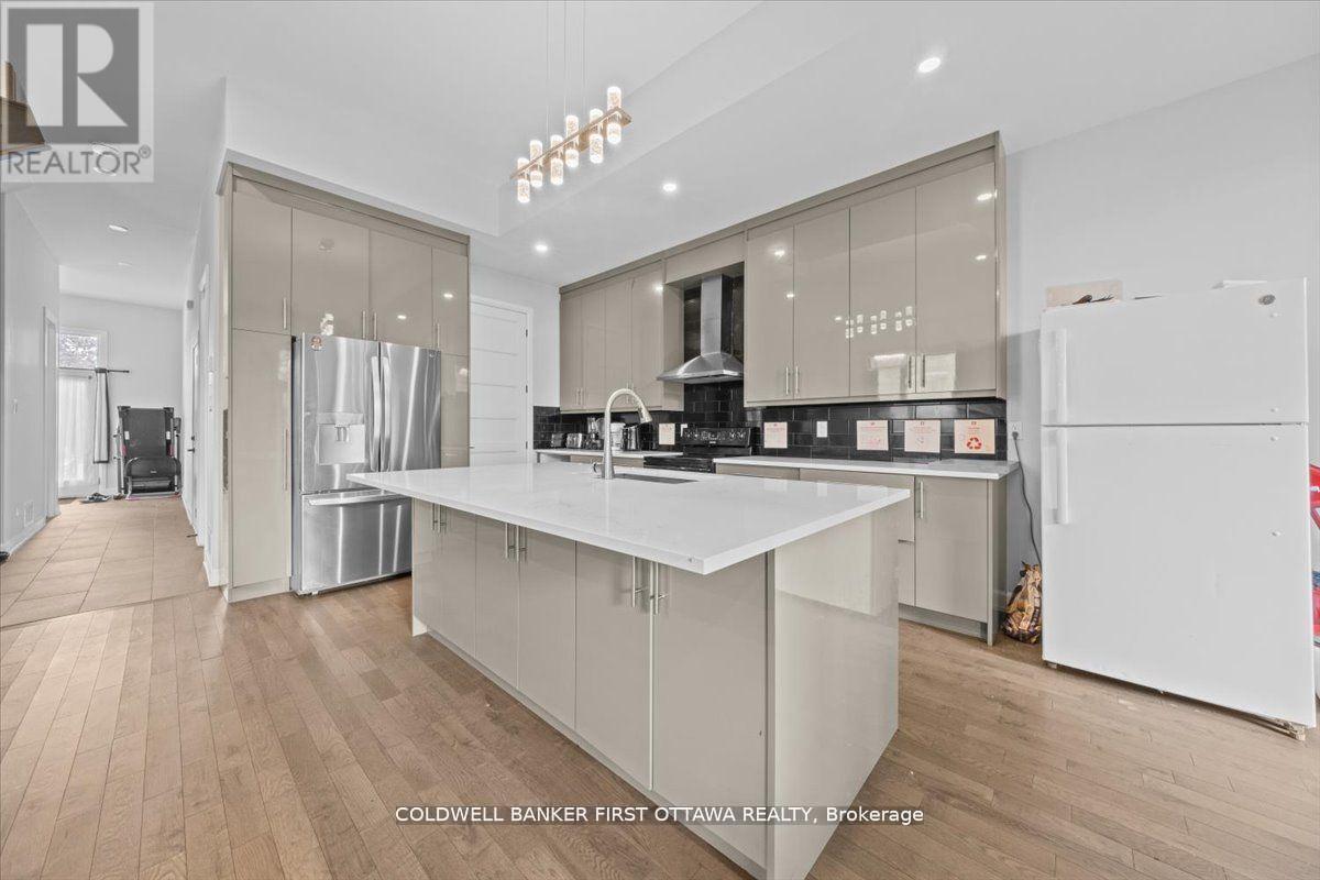 562 Queen Mary Street, Ottawa, Ontario  K1K 1W1 - Photo 7 - X13028280