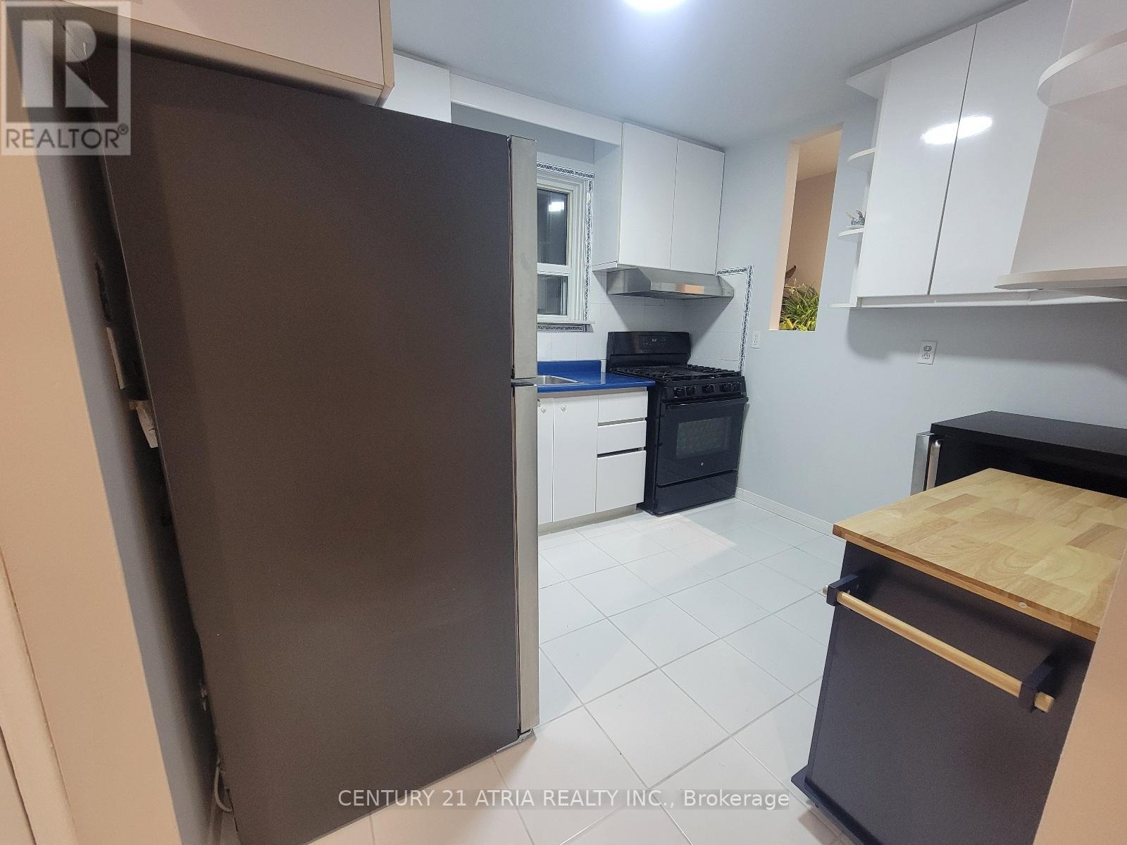 339 Taylor Mills Drive N, Richmond Hill, Ontario  L4C 2T8 - Photo 6 - N13027830