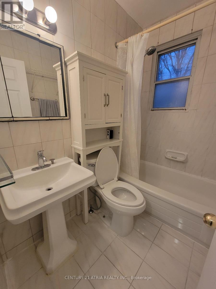 339 Taylor Mills Drive N, Richmond Hill, Ontario  L4C 2T8 - Photo 10 - N13027830