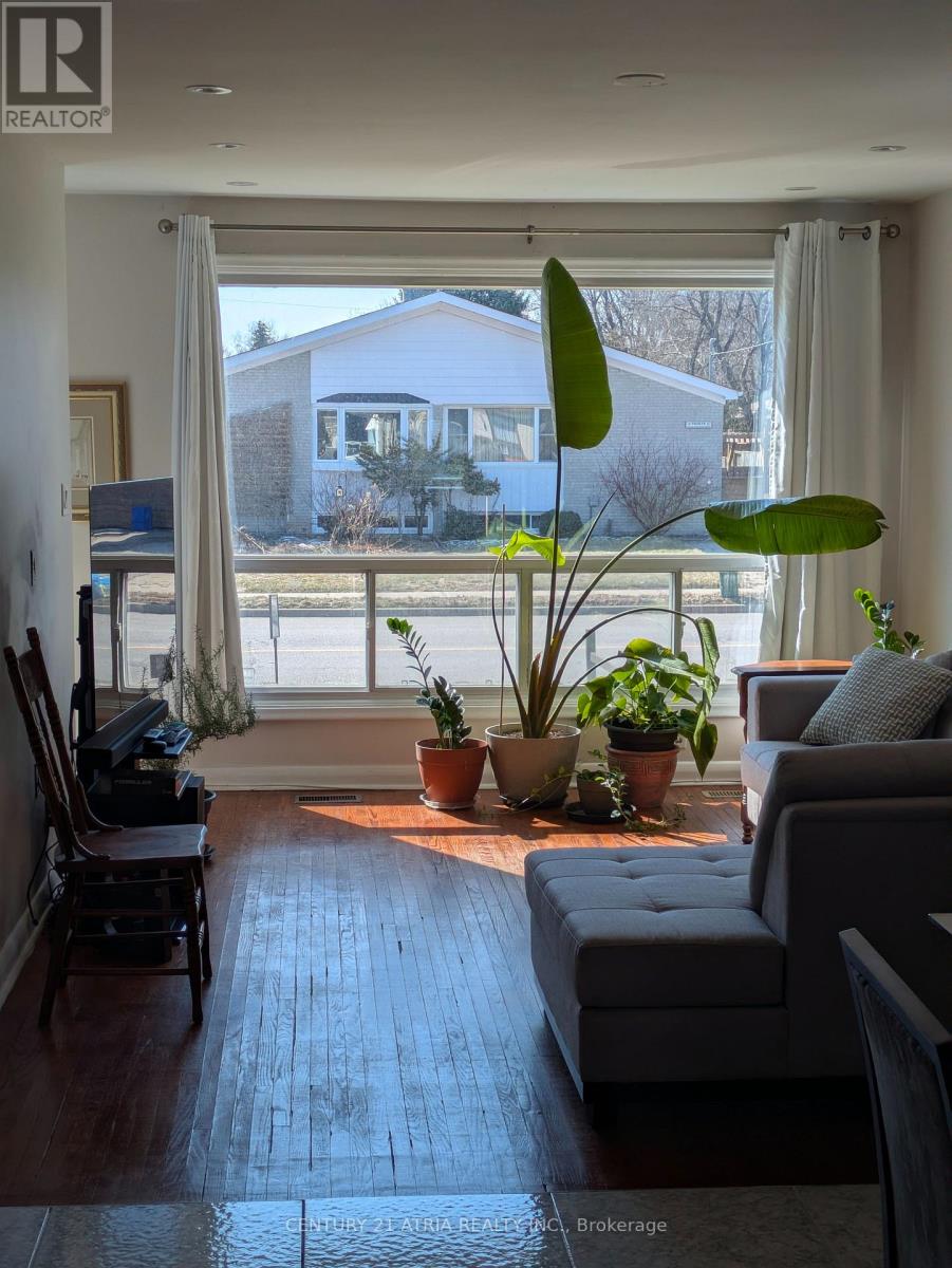 339 Taylor Mills Drive N, Richmond Hill, Ontario  L4C 2T8 - Photo 5 - N13027830