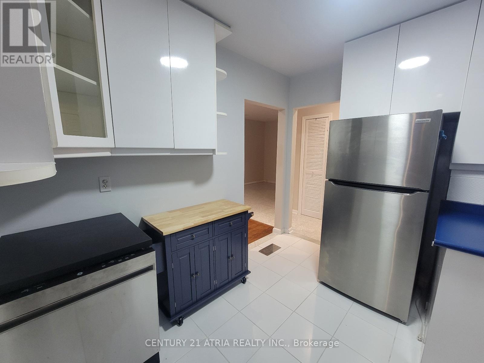 339 Taylor Mills Drive N, Richmond Hill, Ontario  L4C 2T8 - Photo 7 - N13027830