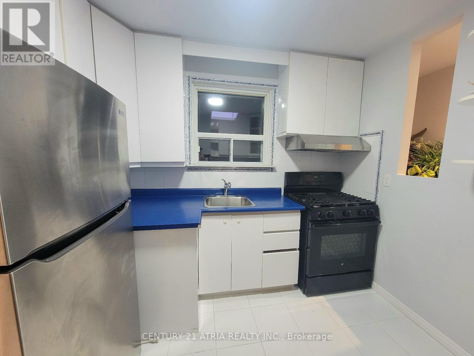 339 Taylor Mills Drive N, Richmond Hill, Ontario  L4C 2T8 - Photo 8 - N13027830