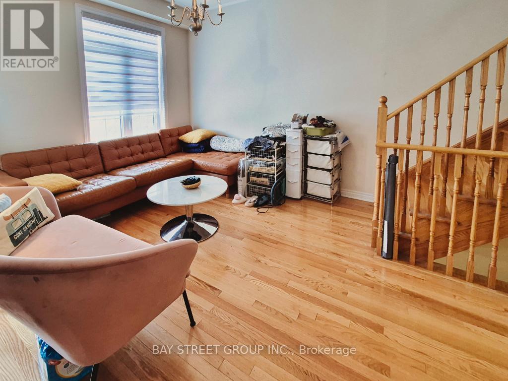 3038 George Savage Avenue, Oakville, Ontario  L6M 0Z1 - Photo 5 - W12830346