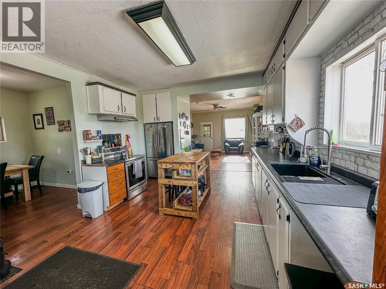 464 1st Avenue E, Melville, Saskatchewan  S0A 2P0 - Photo 4 - SK033621