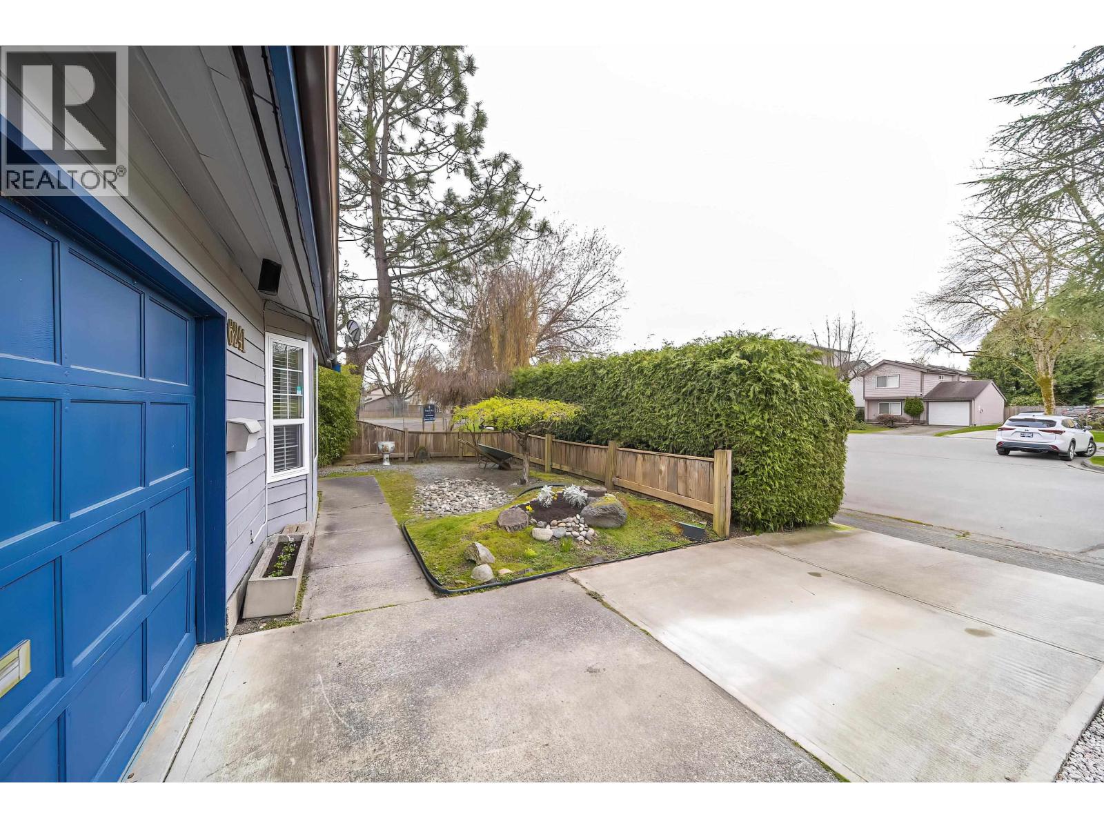 6241 Sheridan Road, Richmond, British Columbia  V7E 4W5 - Photo 3 - R3114425