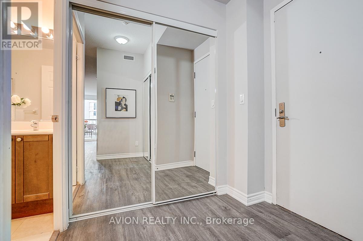 2610 - 761 Bay Street, Toronto, Ontario  M5G 2R2 - Photo 7 - C13028306