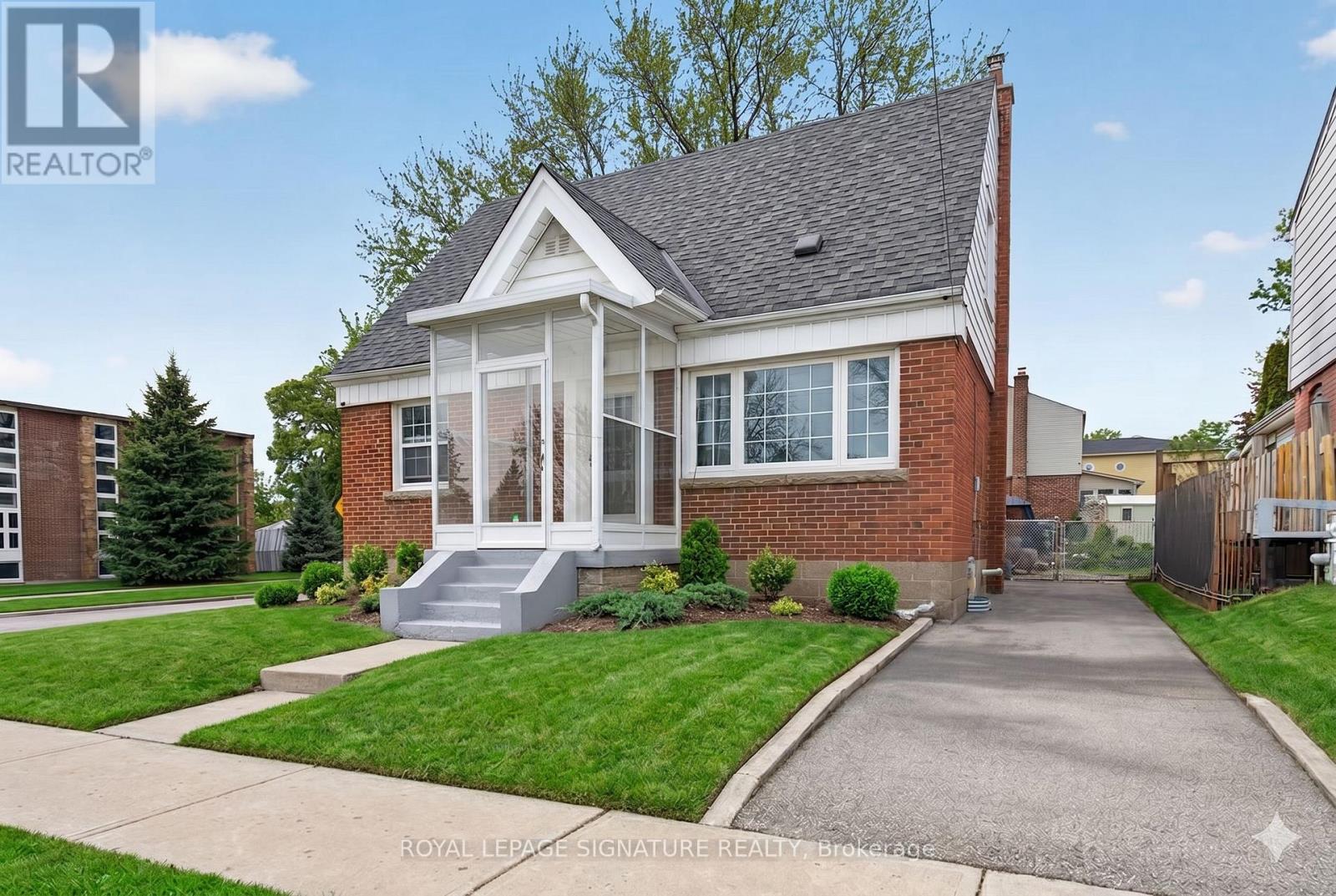 3244 St Clair Avenue E, Toronto, Ontario  M1L 1V8 - Photo 2 - E13028288