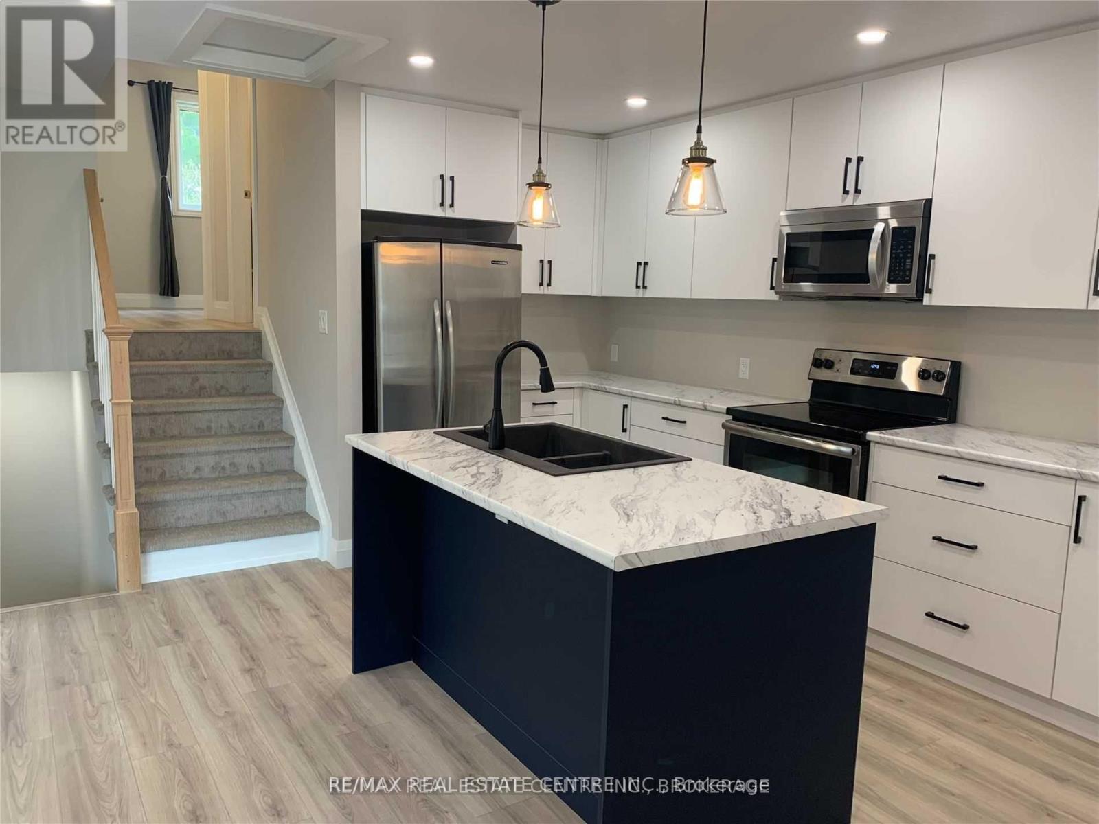 31 Shirley Street, Orangeville, Ontario  L9W 2T3 - Photo 2 - W13028286