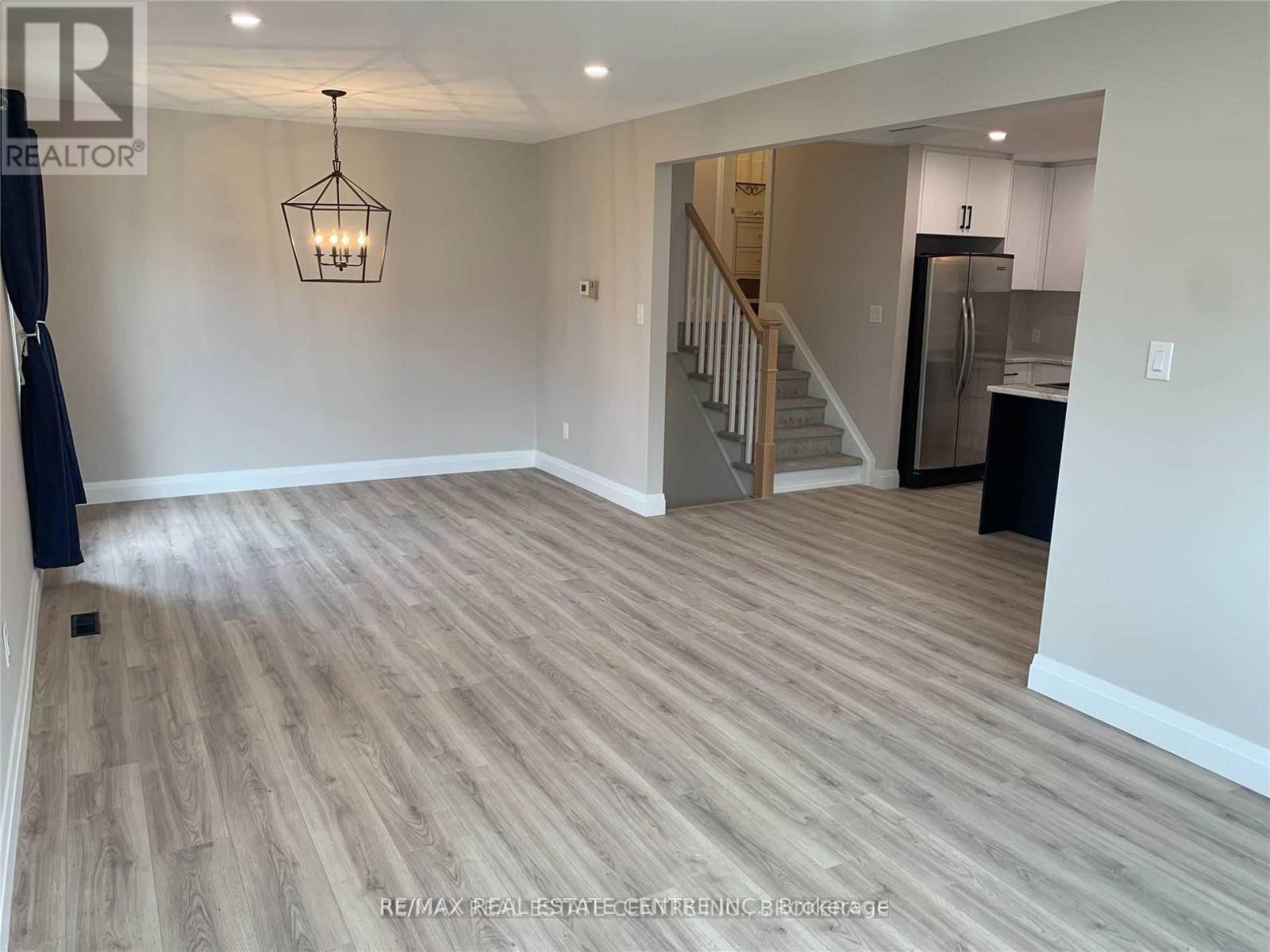 31 Shirley Street, Orangeville, Ontario  L9W 2T3 - Photo 5 - W13028286