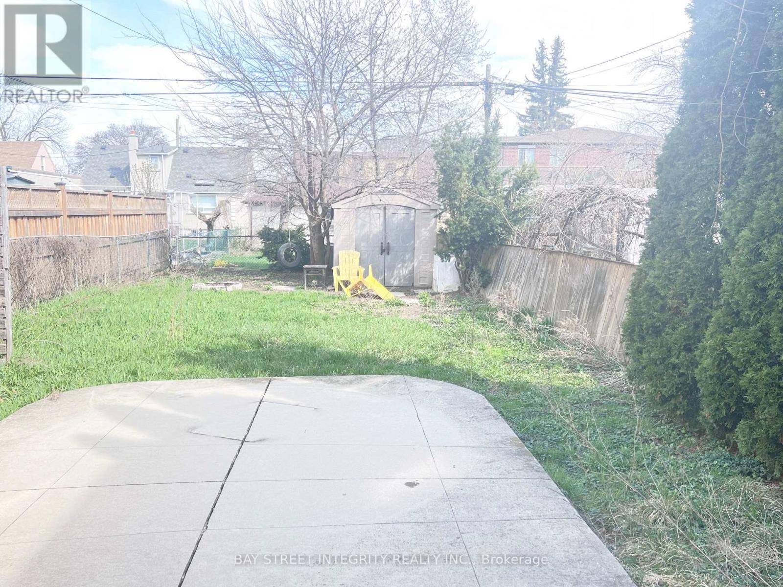 970 Briar Hill Avenue, Toronto, Ontario  M6B 1M3 - Photo 12 - W13028328