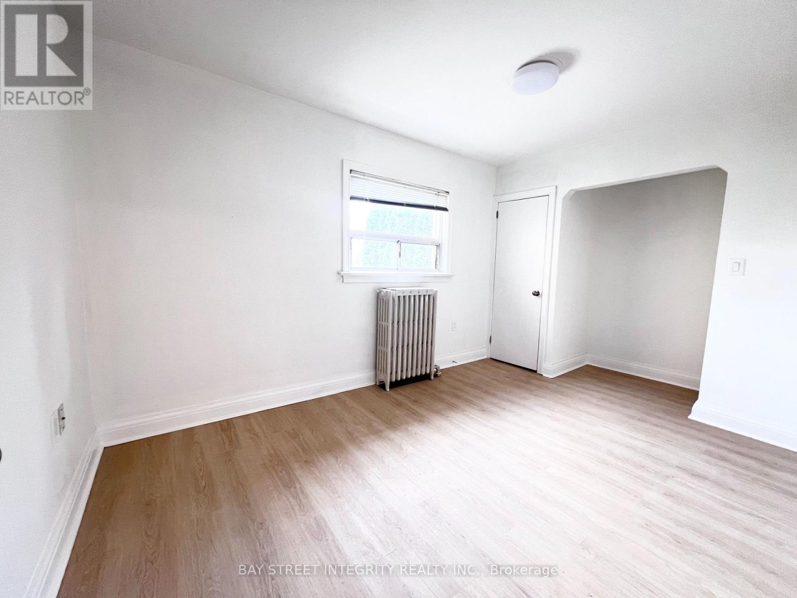 970 Briar Hill Avenue, Toronto, Ontario  M6B 1M3 - Photo 4 - W13028328