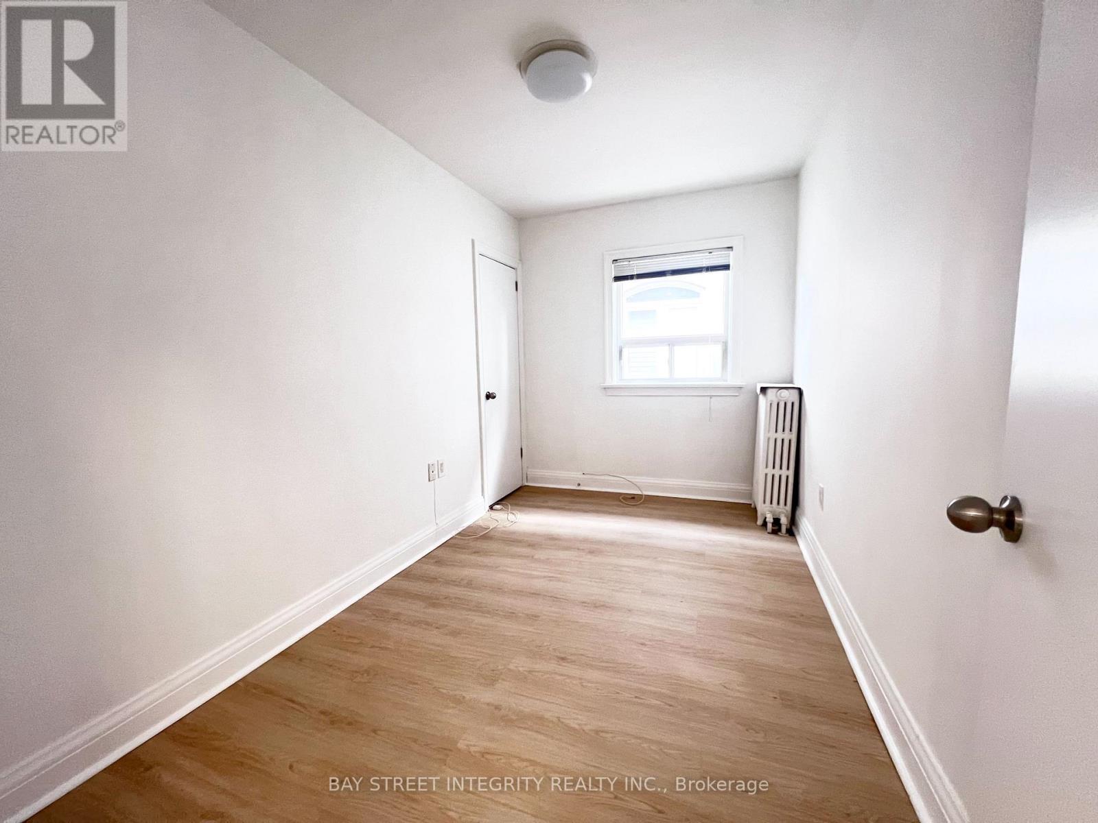 970 Briar Hill Avenue, Toronto, Ontario  M6B 1M3 - Photo 5 - W13028328