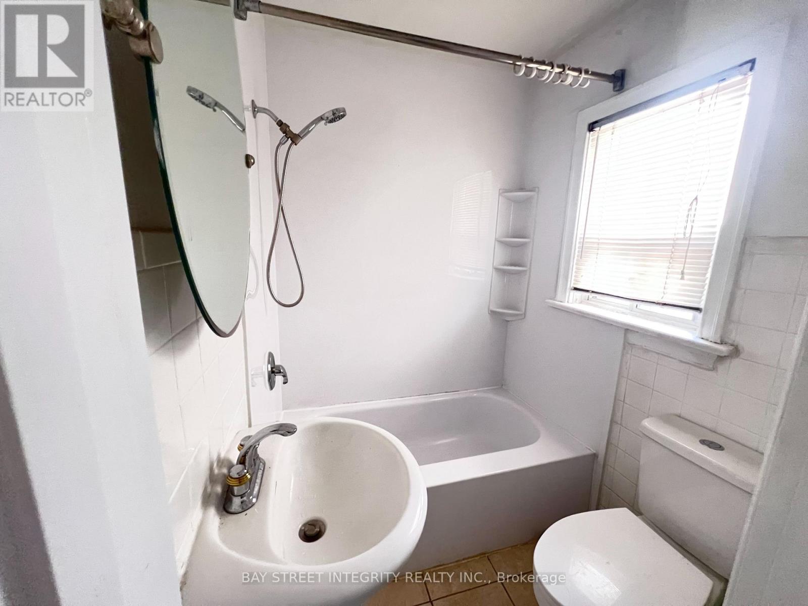 970 Briar Hill Avenue, Toronto, Ontario  M6B 1M3 - Photo 7 - W13028328