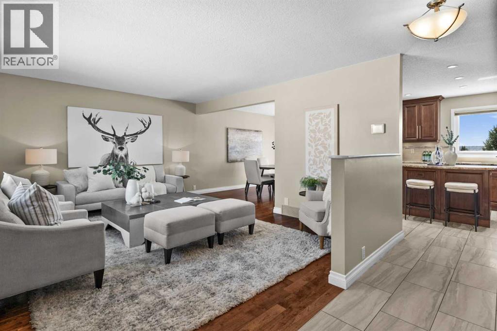 7715 67 Avenue Nw, Calgary, Alberta  T3B 4B2 - Photo 4 - A2299625