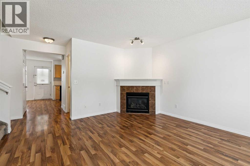 114 Royal Birch Villas Nw, Calgary, Alberta  T3G 5V2 - Photo 7 - A2289070