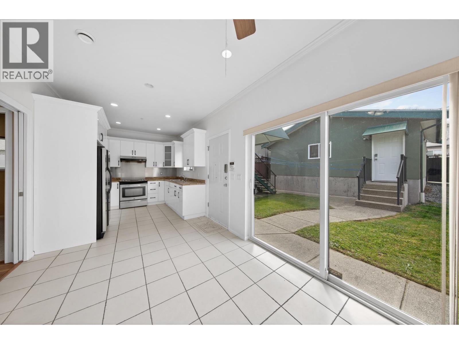 3076 E 27th Avenue, Vancouver, British Columbia  V5R 1P2 - Photo 10 - R3114280