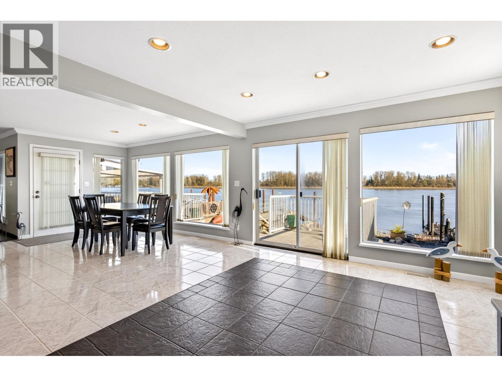 20346 Wharf Street, Maple Ridge, British Columbia  V2X 1Z3 - Photo 8 - R3110255