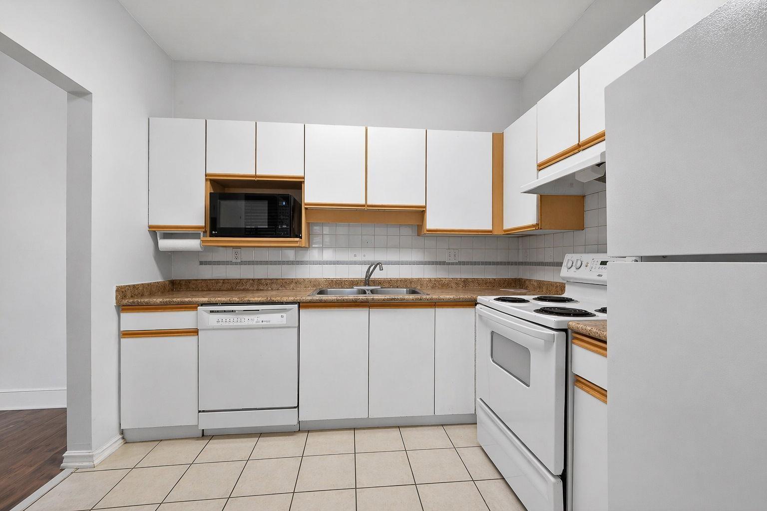 116 13918 72 Avenue, Surrey, British Columbia  V3W 0T4 - Photo 10 - R3113610