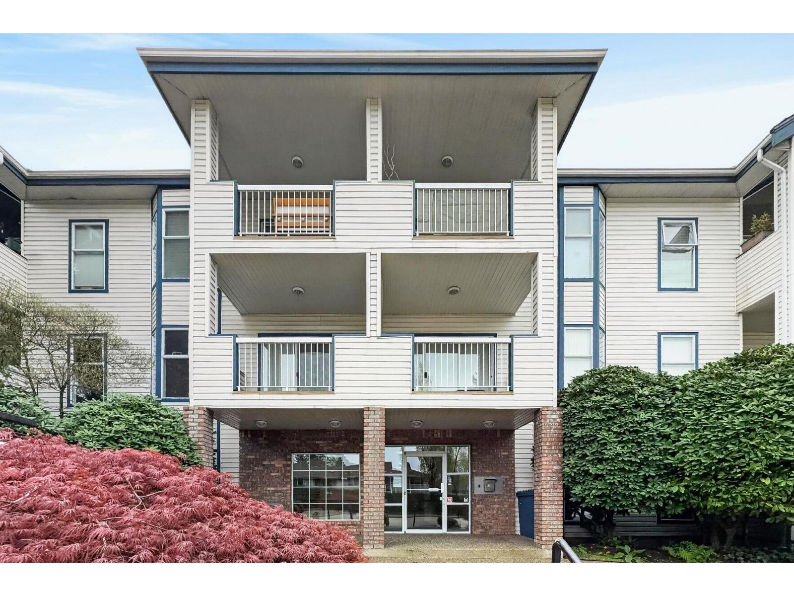 116 13918 72 Avenue, Surrey, British Columbia  V3W 0T4 - Photo 2 - R3113610