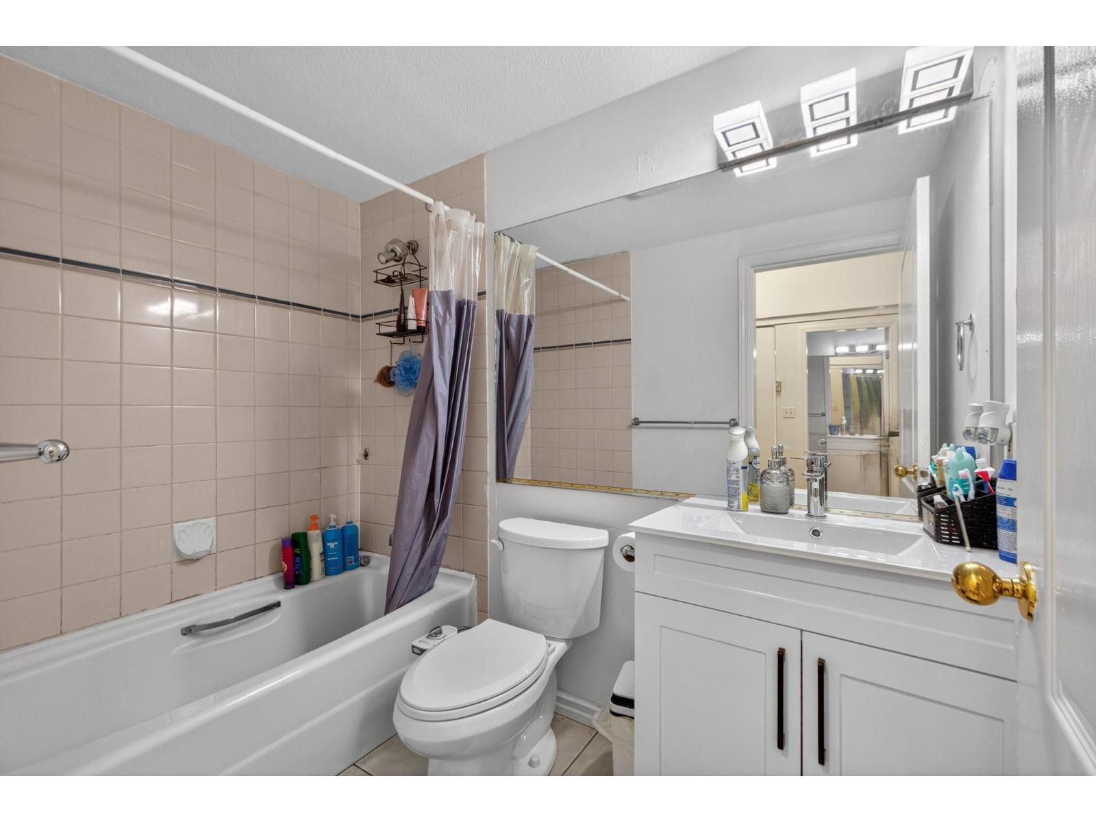 116 13918 72 Avenue, Surrey, British Columbia  V3W 0T4 - Photo 13 - R3113610