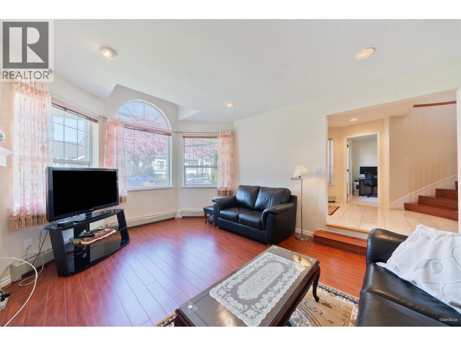 6758 Kitchener Street, Burnaby, British Columbia  V5B 2J9 - Photo 13 - R3113492